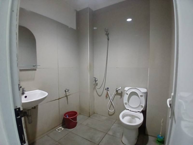 Disewakan ruko di lantai 2 luas 80 meter di Bona Indah Plaza lebak bulus