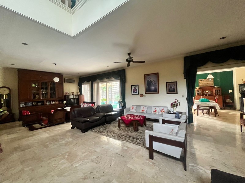 Dijual Rumah di lokasi strategis jl Adhyaksa Raya Lebak Bulus