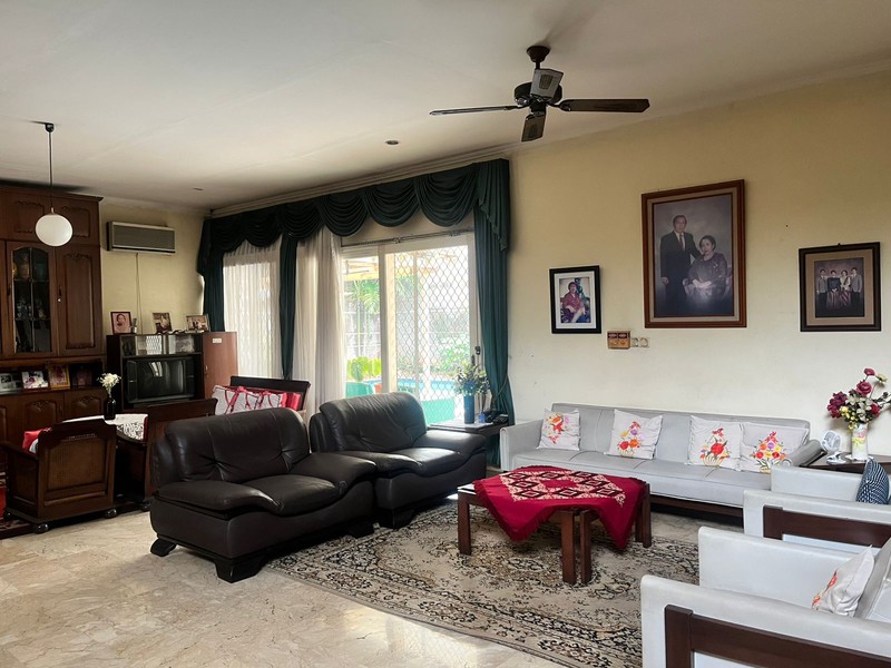 Dijual Rumah di lokasi strategis jl Adhyaksa Raya Lebak Bulus