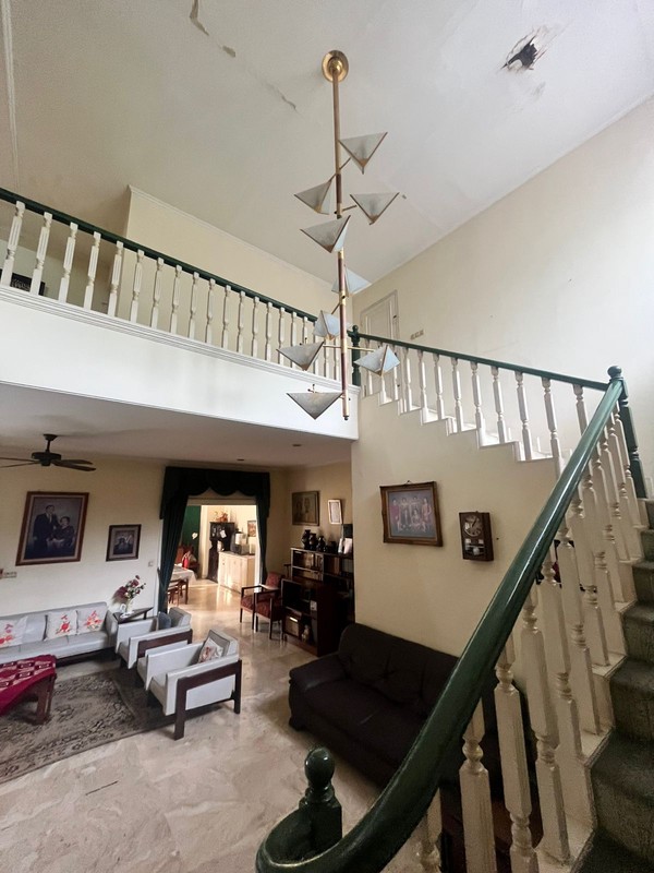 Dijual Rumah di lokasi strategis jl Adhyaksa Raya Lebak Bulus