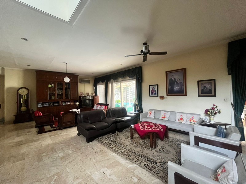 Dijual Rumah di lokasi strategis jl Adhyaksa Raya Lebak Bulus