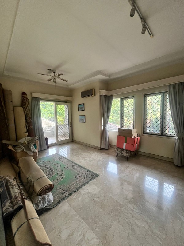 Dijual Rumah di lokasi strategis jl Adhyaksa Raya Lebak Bulus