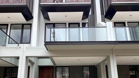 Disewakan Rumah Baru Siap Huni Di Lokasi Strategis Jakarta Selatan Botany Hills Fatm