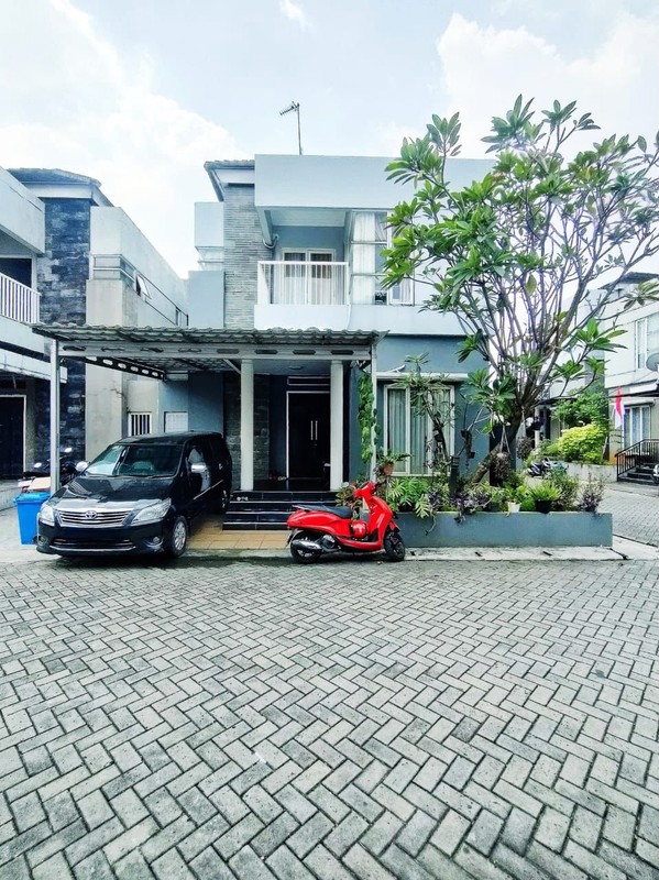 Rumah Minimalis Dalam Perumahan Dekat LRT Cibubur