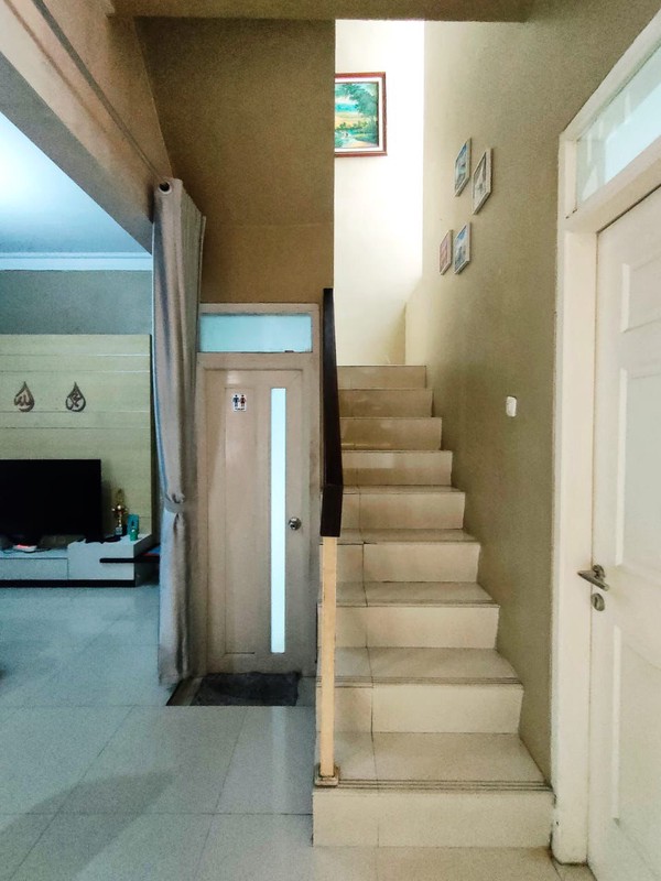 Rumah Minimalis Dalam Perumahan Dekat LRT Cibubur