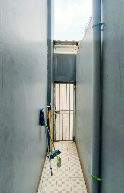 Rumah Minimalis Dalam Perumahan Dekat LRT Cibubur