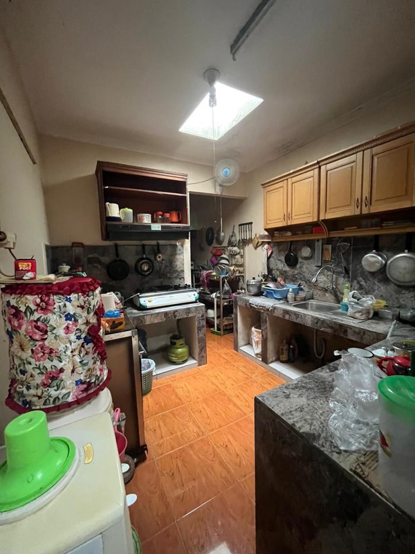 Dijual Rumah Luas dan Asri di Waru Sidoarjo - 4 Kamar, Furnitur Jati, Sertifikat SHM