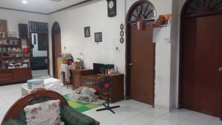 For Sale Rumah 4+1 KT dan 3 KM Lokasi Strategis di Bendungan Hilir Jakarta Pusat ada Kost di dalam dengan 5 KT + 1 KM