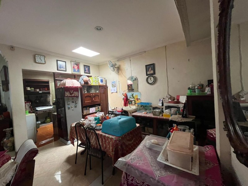 Jual Rumah Asri di Waru Sidoarjo - SHM, Perabotan Jati, Akses Mudah