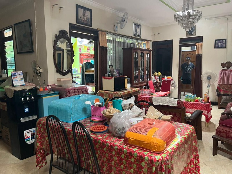 Jual Rumah Asri di Waru Sidoarjo - SHM, Perabotan Jati, Akses Mudah