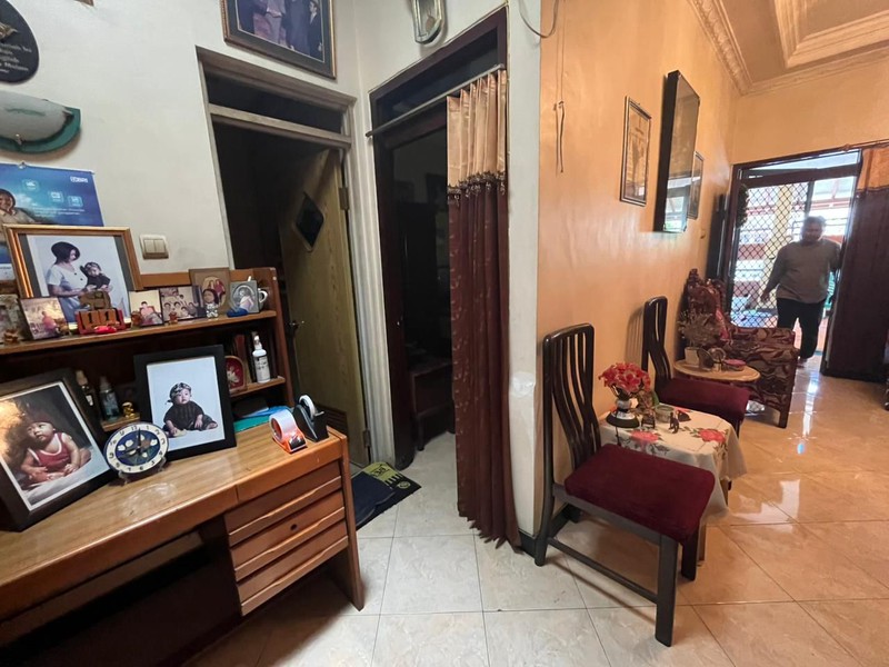 Jual Rumah Asri di Waru Sidoarjo - SHM, Perabotan Jati, Akses Mudah