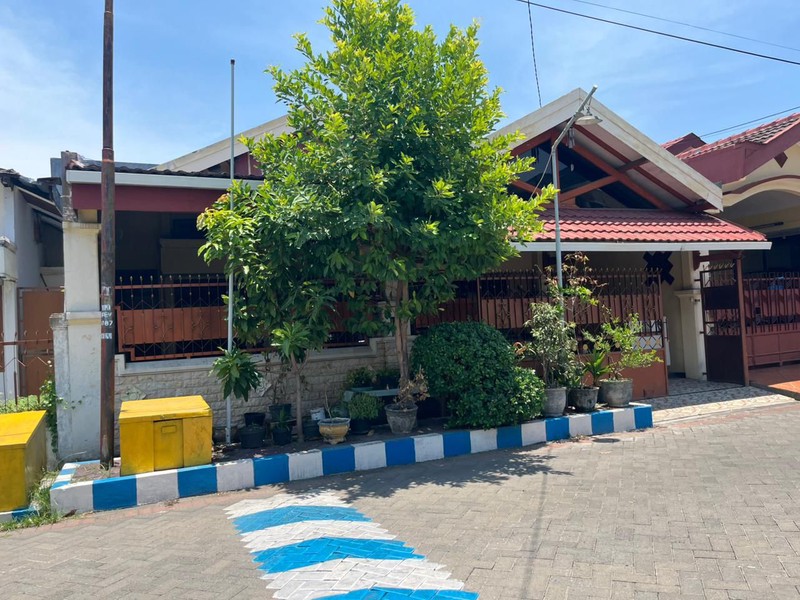 Jual Rumah Asri di Waru Sidoarjo - SHM, Perabotan Jati, Akses Mudah