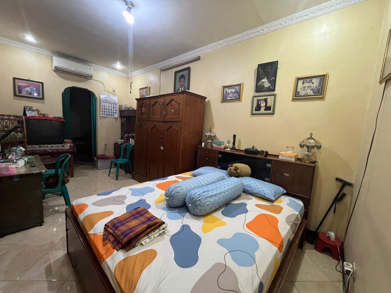 Jual Rumah Asri di Waru Sidoarjo - SHM, Perabotan Jati, Akses Mudah