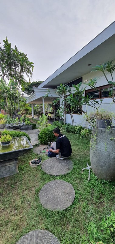Rumah Commercial di Jl. Raya Diponegoro 158 (Hoek WR Supratman) Surabaya, Jawa Timur