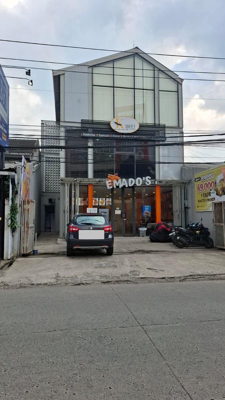 Ruang Usaha di area ramai, padat hunian, daerah Antapani Bandung