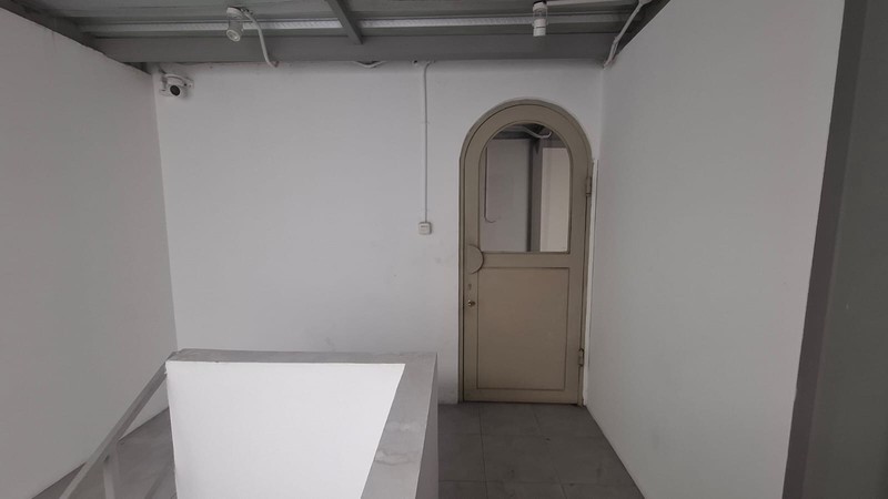 Ruang Usaha di area ramai, padat hunian, daerah Antapani Bandung