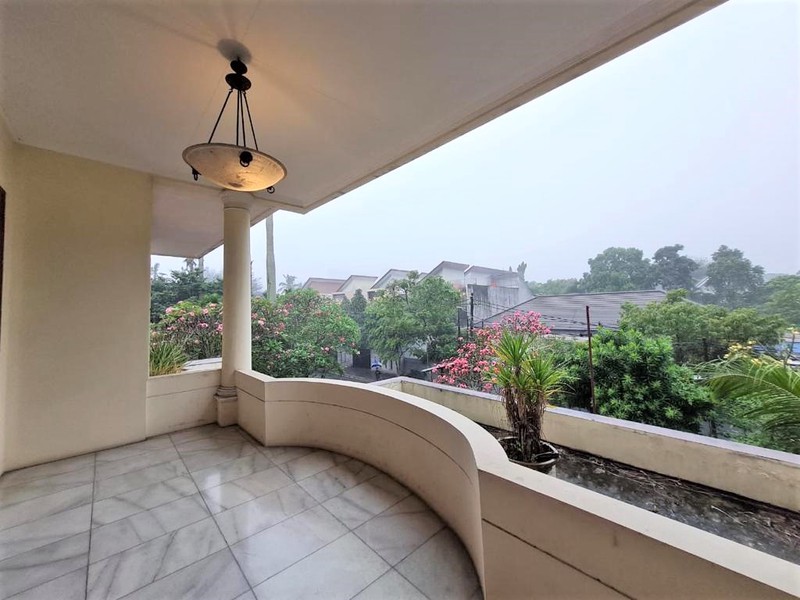 Rumah ini lokasi dekat dengan Cilandak Town Square, TB Simatupang, Fatmawati, Tol Pondok Pinang.