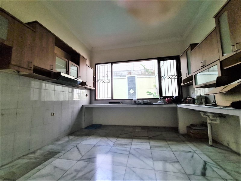 Rumah ini lokasi dekat dengan Cilandak Town Square, TB Simatupang, Fatmawati, Tol Pondok Pinang.