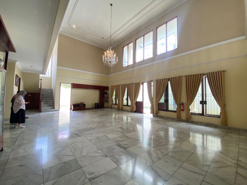 Rumah ini lokasi dekat dengan Cilandak Town Square, TB Simatupang, Fatmawati, Tol Pondok Pinang.