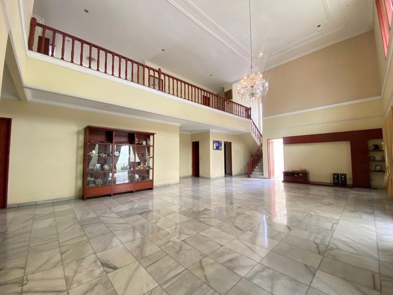 Rumah ini lokasi dekat dengan Cilandak Town Square, TB Simatupang, Fatmawati, Tol Pondok Pinang.