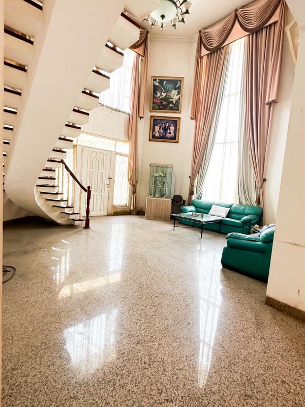 Rumah DiJual Murah Di Kebon Jeruk Intercon