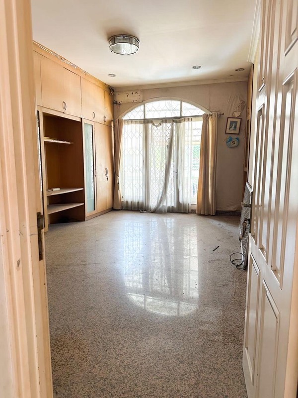 Rumah DiJual Murah Di Kebon Jeruk Intercon