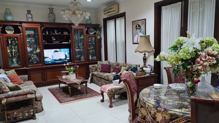 Rumah Bagus Di Jl Garuda Bintaro Sektor 1 Jakarta Selatan