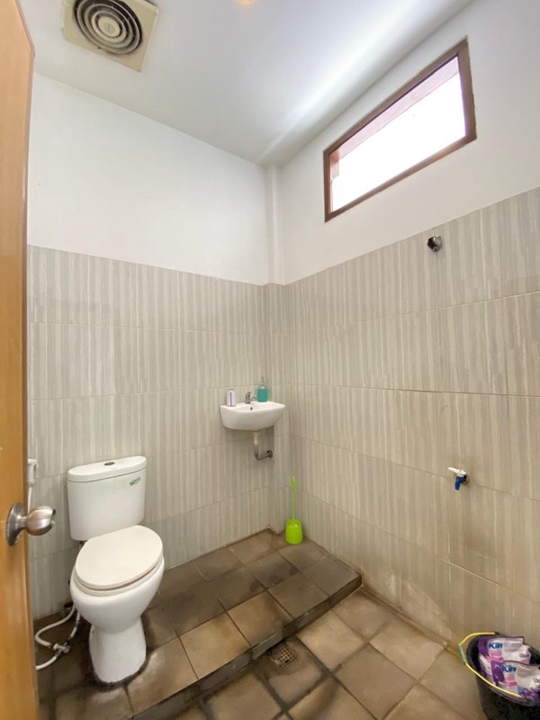 Ruko 3 Lantai Strategis di Jagakarsa - Lenteng Agung