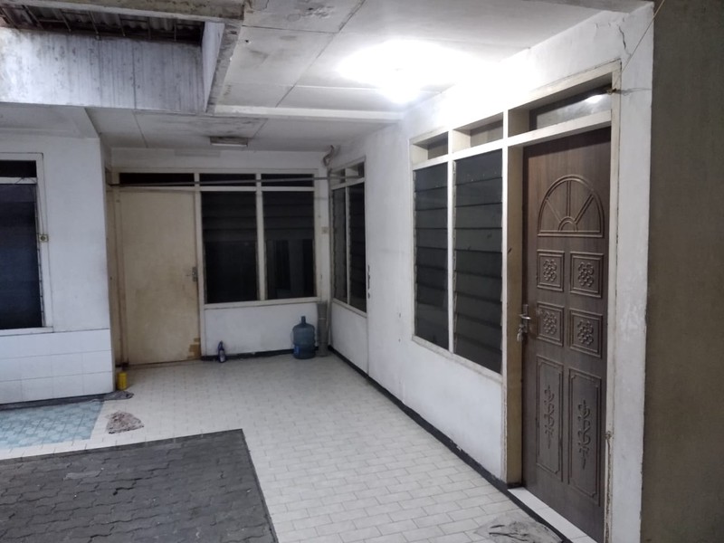 Dijual Rumah Hitung Tanah di Perumahan Kutisari Surabaya