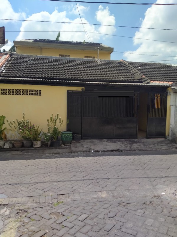 Dijual Rumah Strategis di Jalan Manukan Surabaya Barat