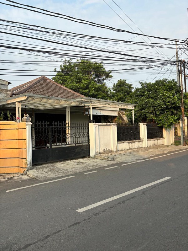 Rumah 2 Lantai di Duren Sawit Jaktim