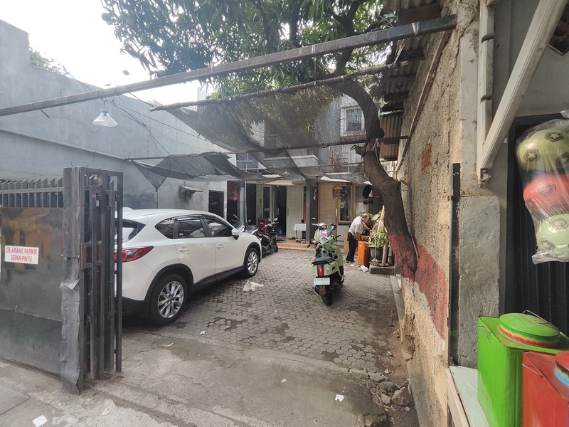 Rumah Luas Harga Hitung Tanah di Depan Mall Kokas dan Apartemen Casa Grande Residence, Menteng Pulo, Jakarta Selatan