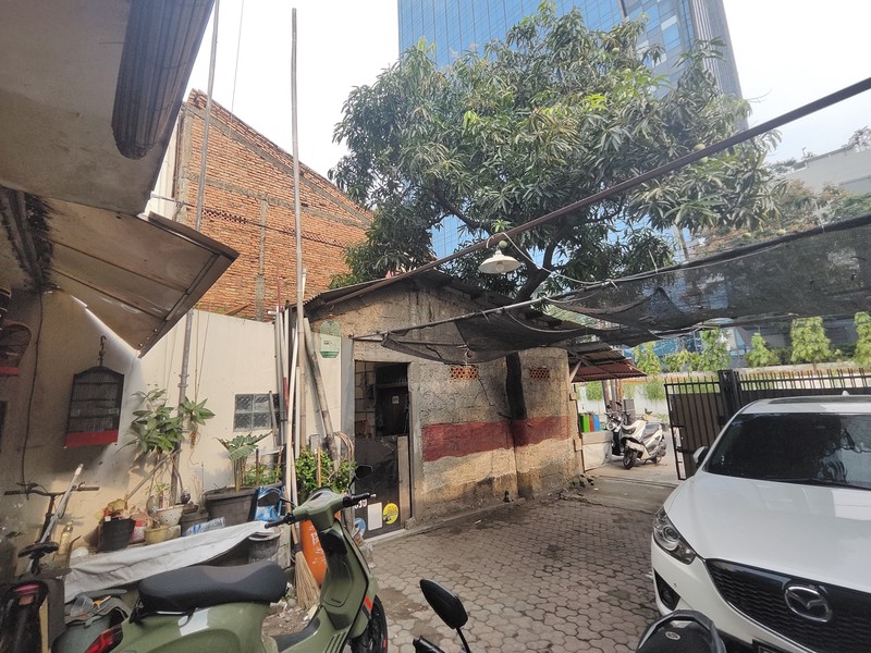 Rumah Luas Harga Hitung Tanah di Depan Mall Kokas dan Apartemen Casa Grande Residence, Menteng Pulo, Jakarta Selatan