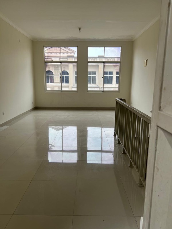 Ruko 3 Lantai di Komplek Rose Garden Grand Galaxy City Bekasi