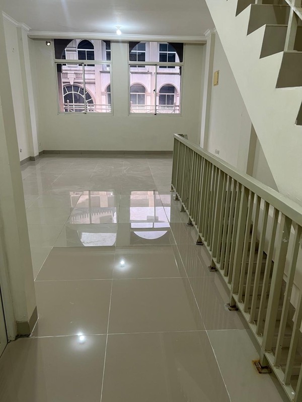 Ruko 3 Lantai di Komplek Rose Garden Grand Galaxy City Bekasi