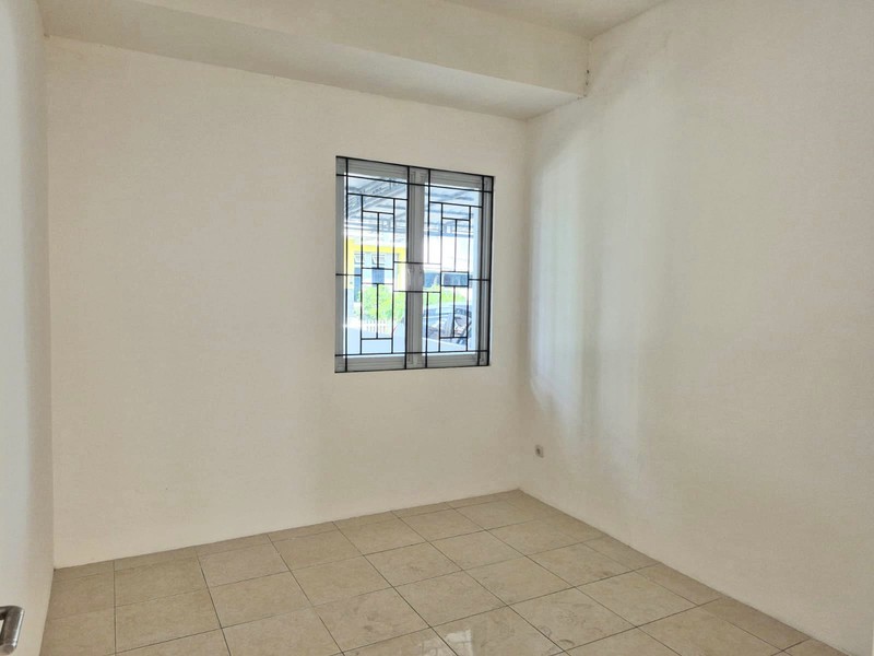 Jual Cepat Rumah Murah Hanya 1.250 M di Regency Melati Mas Serpong Tangerang Selatan, Rapih Siap Huni, Masih Ada Halaman Belakang 