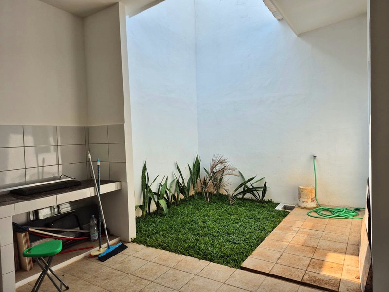 Jual Cepat Rumah Murah Hanya 1.250 M di Regency Melati Mas Serpong Tangerang Selatan, Rapih Siap Huni, Masih Ada Halaman Belakang 