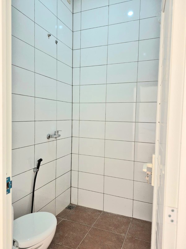 Jual Cepat Rumah Murah Hanya 1.250 M di Regency Melati Mas Serpong Tangerang Selatan, Rapih Siap Huni, Masih Ada Halaman Belakang 