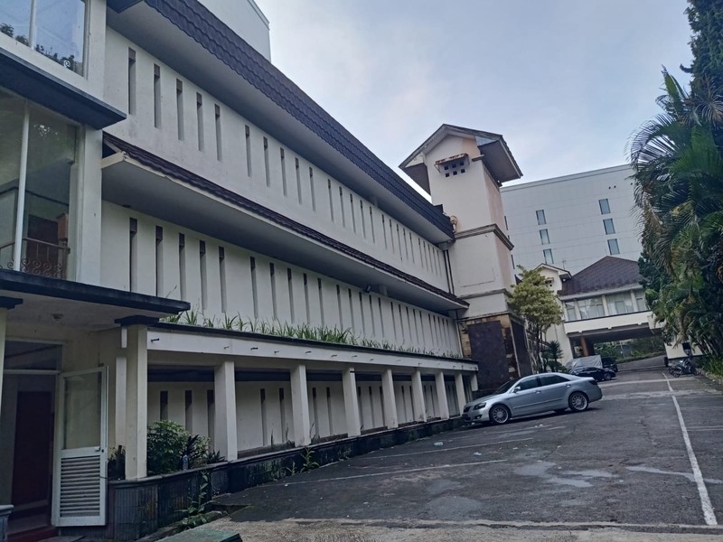 DIJUAL - Hotel asri siap pakai di area komersial Bandung Utara