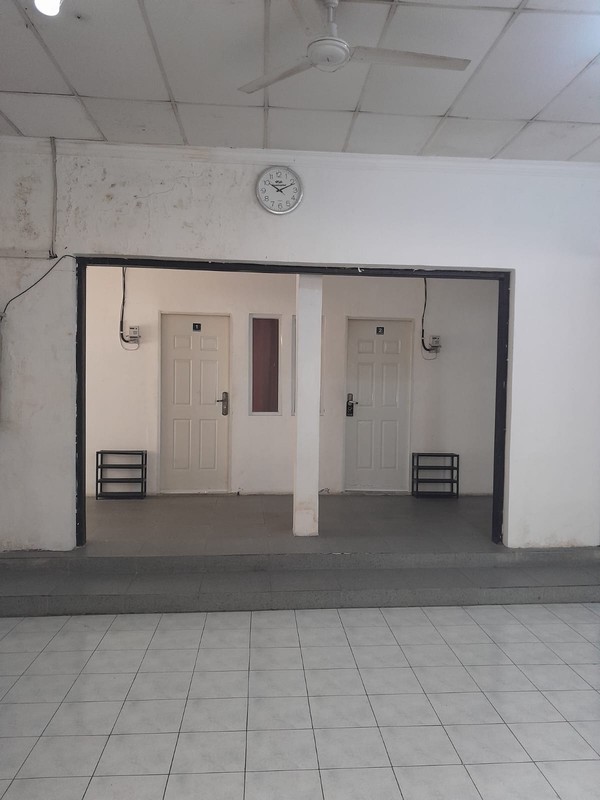 Dijual Rumah 2 Tingkat Red Doorz Hotel Lokasi Strategis Di Senen, Jakarta Pusat