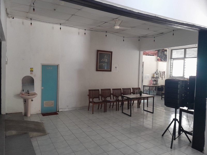 Dijual Rumah 2 Tingkat Red Doorz Hotel Lokasi Strategis Di Senen, Jakarta Pusat