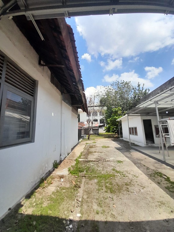 Dijual Rumah 2 Tingkat Red Doorz Hotel Lokasi Strategis Di Senen, Jakarta Pusat