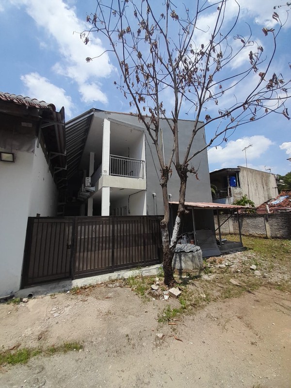 Dijual Rumah 2 Tingkat Red Doorz Hotel Lokasi Strategis Di Senen, Jakarta Pusat