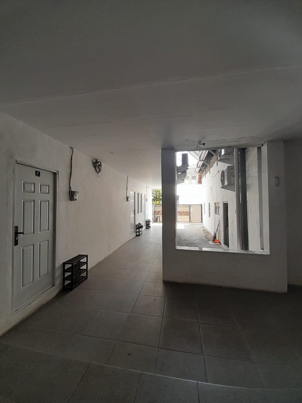 Dijual Rumah 2 Tingkat Red Doorz Hotel Lokasi Strategis Di Senen, Jakarta Pusat