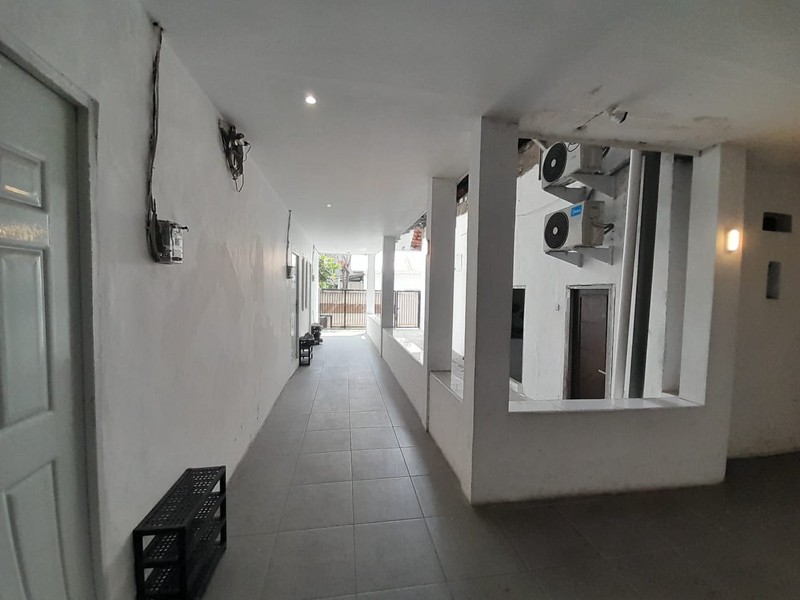 Dijual Rumah 2 Tingkat Red Doorz Hotel Lokasi Strategis Di Senen, Jakarta Pusat