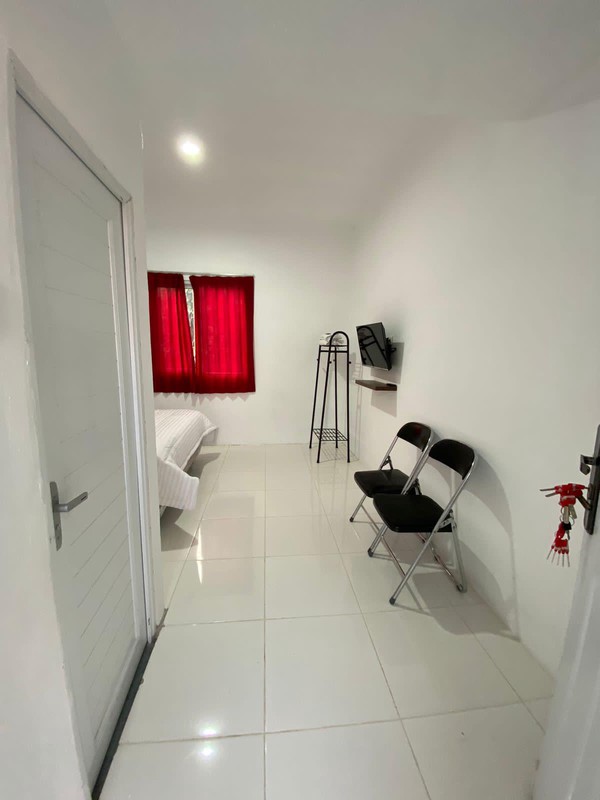 Dijual Rumah 2 Tingkat Red Doorz Hotel Lokasi Strategis Di Senen, Jakarta Pusat