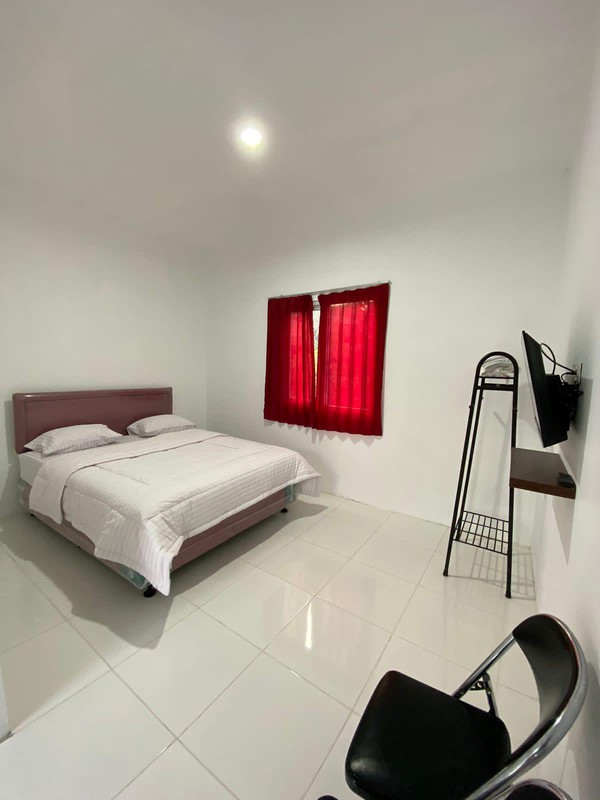 Dijual Rumah 2 Tingkat Red Doorz Hotel Lokasi Strategis Di Senen, Jakarta Pusat