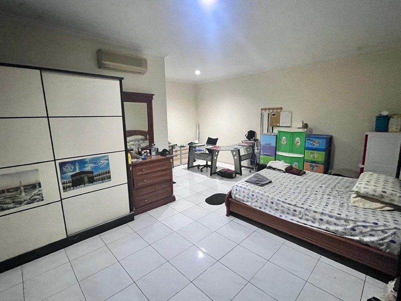 Rumah Modern di Cinere, Siap Huni, Dekat Akses Tol Desari