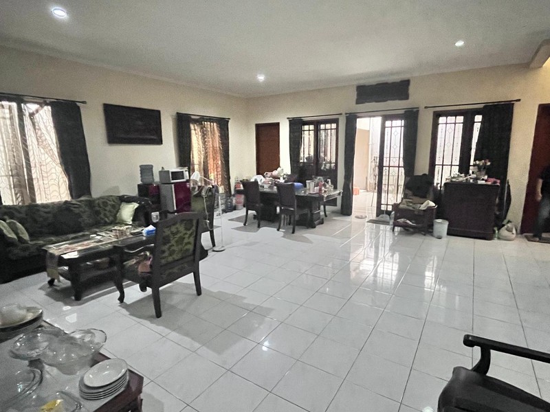 Rumah Modern di Cinere, Siap Huni, Dekat Akses Tol Desari