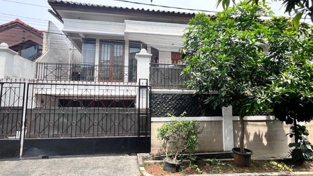Rumah Modern di Cinere, Siap Huni, Dekat Akses Tol Desari